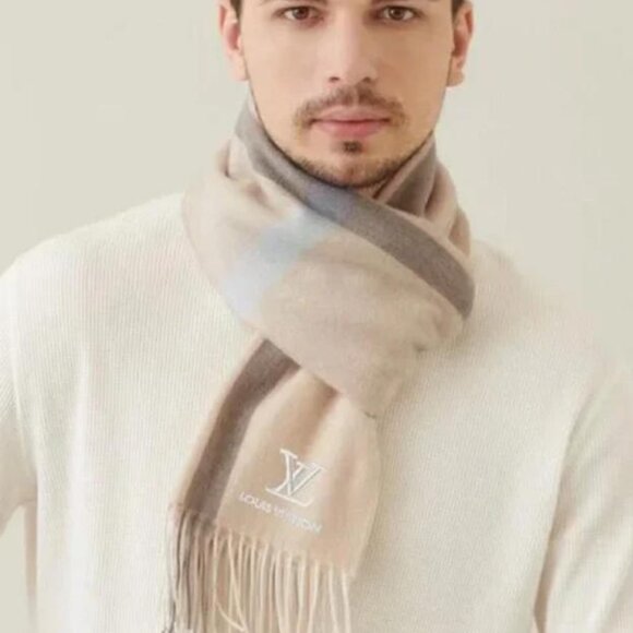 Louis Vuitton Cashmere Scarf - Picture 5 of 5